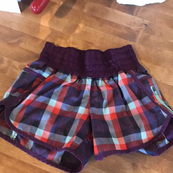 lululemon athletica Pants - Plaid lululemon shorts